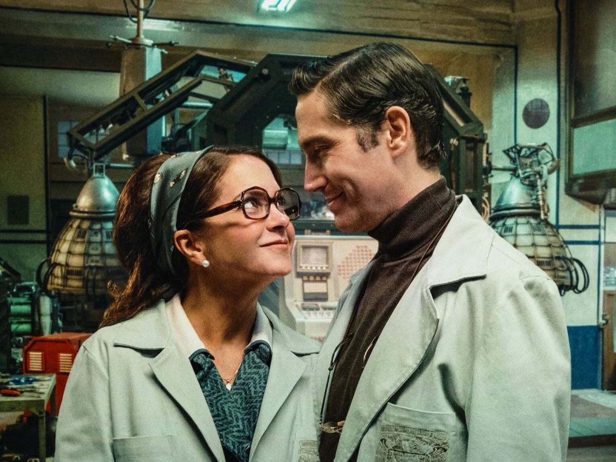 Crítica de "Nuestros tiempos": Lucero viaja al futuro en una propuesta que cruza ciencia ficción y conflictos ideológicos