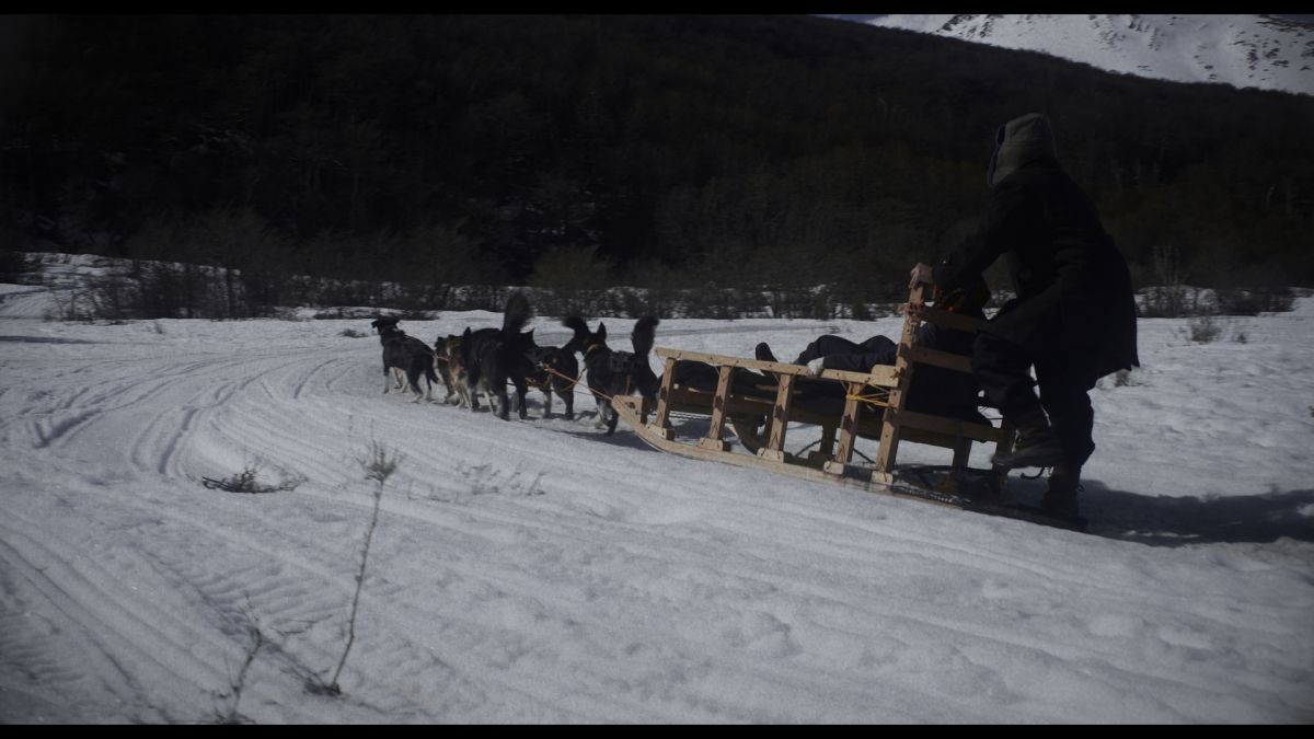 Crítica de "Un mundo recobrado": Un ensayo documental sobre exilio, identidad y representación