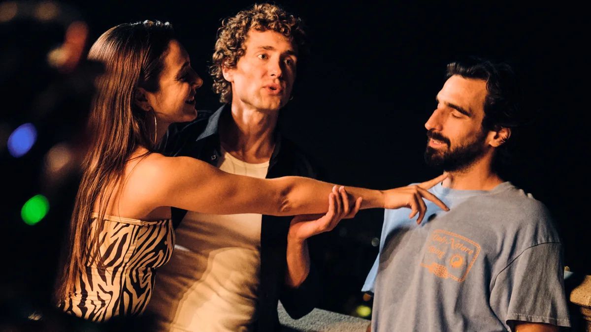 Crítica de "La Verbena": Rubén Sánchez explora vínculos y sexualidad en Barcelona