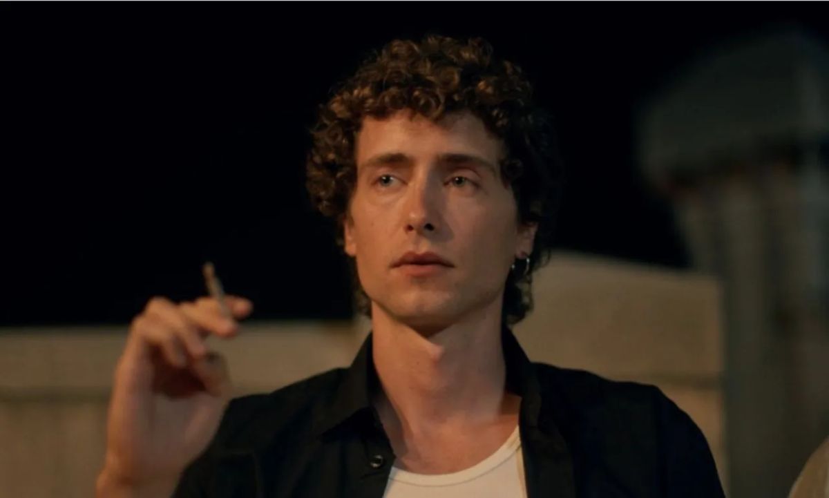 Crítica de "La Verbena": Rubén Sánchez explora vínculos y sexualidad en Barcelona