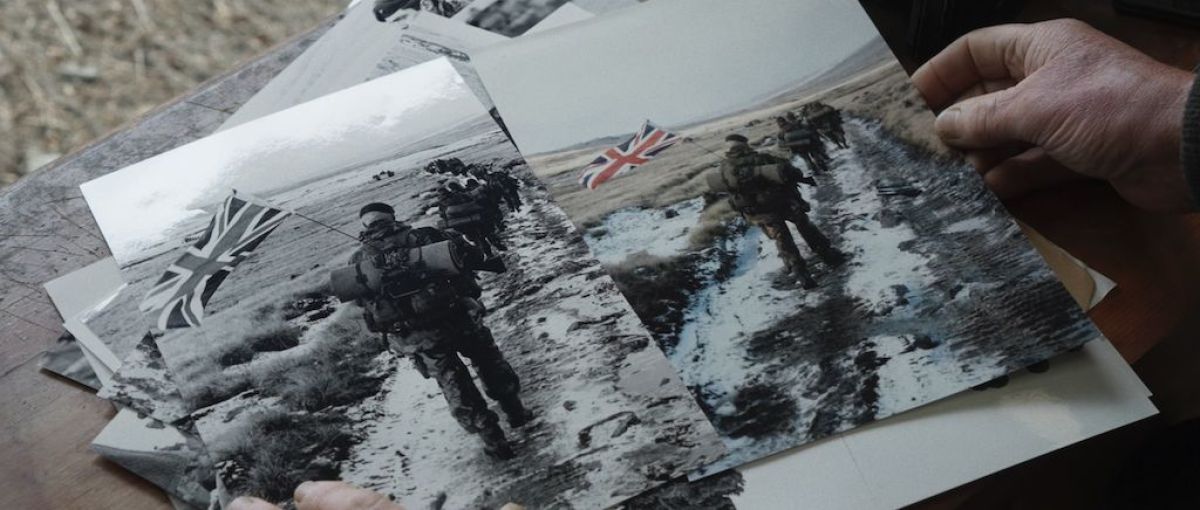 Crítica de "La imagen real": el conflicto de Malvinas a través de dos fotografías icónicas