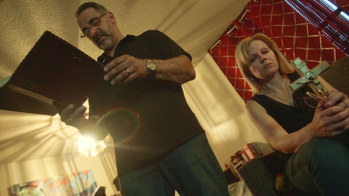 Crítica de "It’s Coming": Shannon Alexander y el arte de narrar el miedo cuando nadie escucha