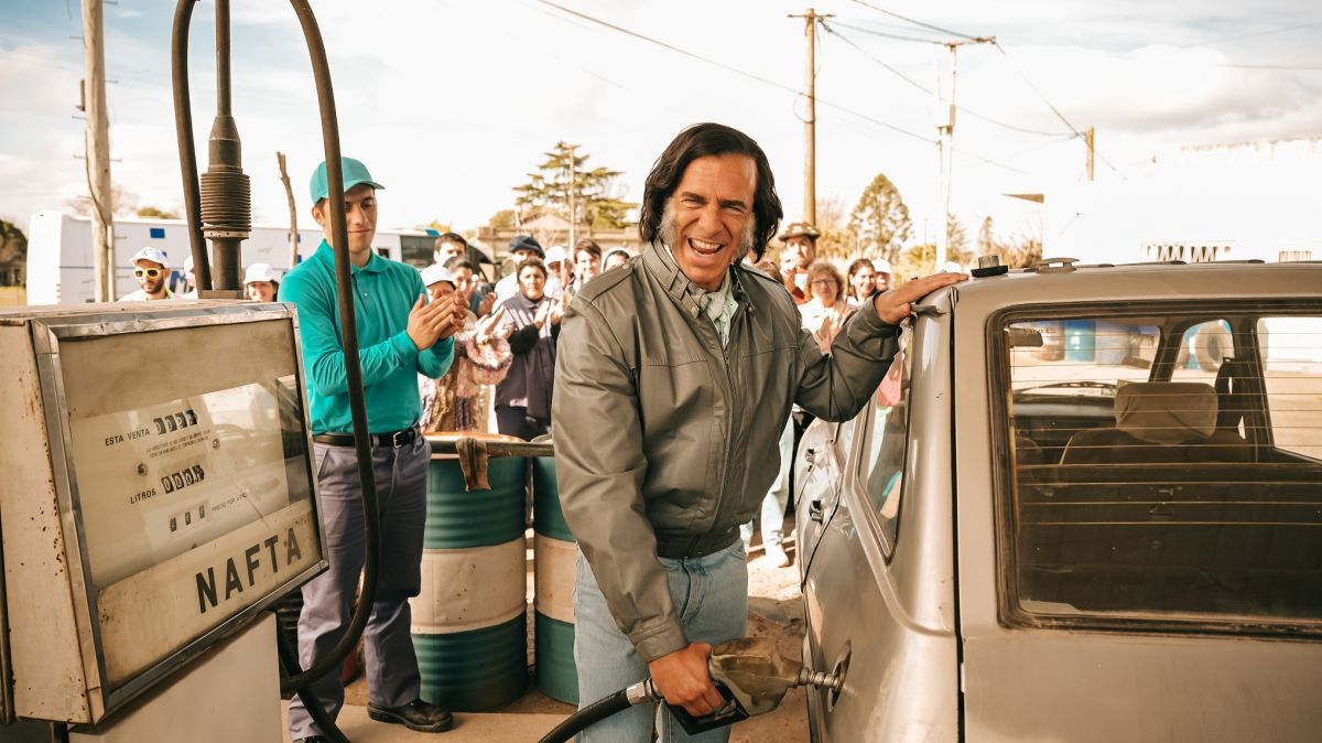 Crítica de “Menem”: Leonardo Sbaraglia en la serie sobre el presidente de la debacle