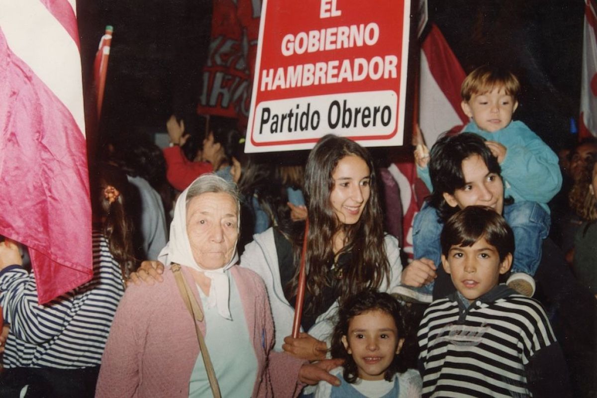 Crítica de "Boletín interno": Meri Franco Mao y los bordes difusos de la revolución