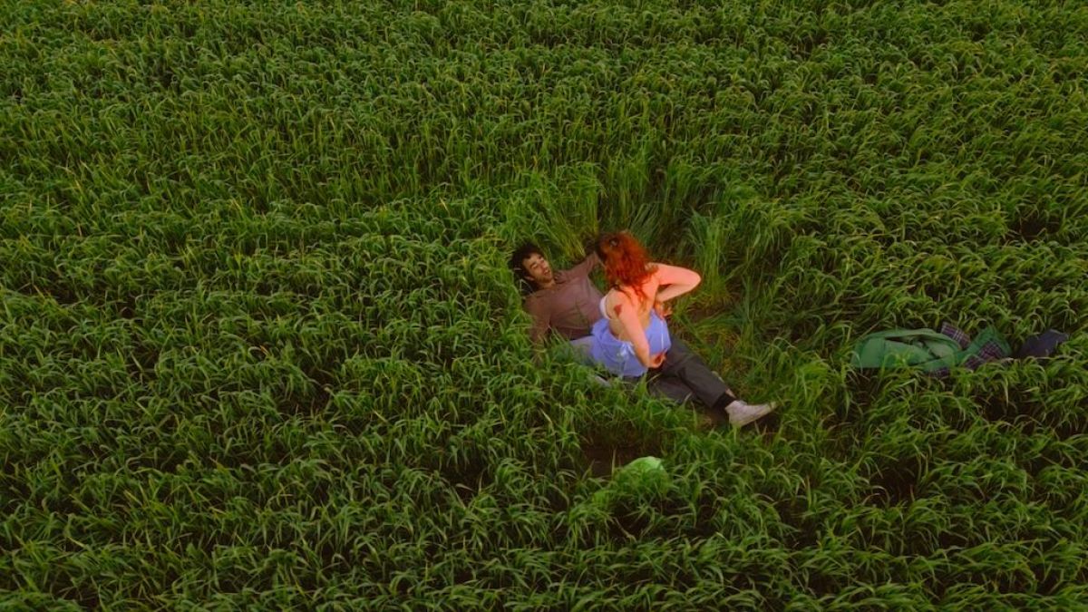 Crítica de "Magic Farm": Amalia Ulman y una sátira sobre el error y el desvío