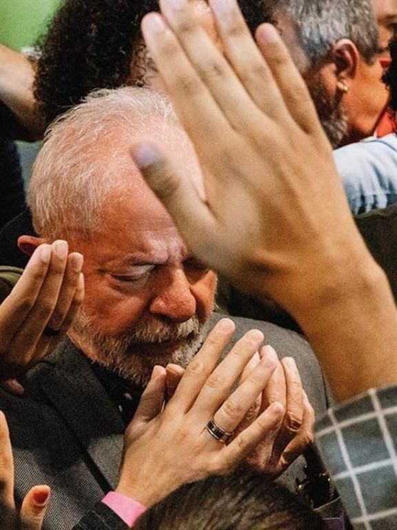 Crítica de "Apocalipsis en los trópicos”: Petra Costa y el peso de la fe en la política brasileña