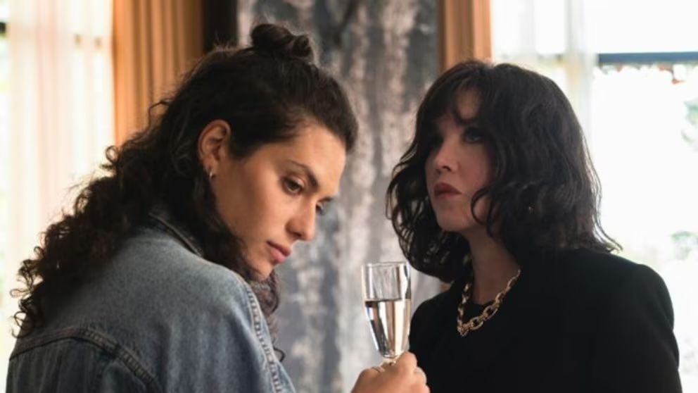 Crítica de "Sol negro": drama psicológico y culebrón moderno con el regreso de Isabelle Adjani