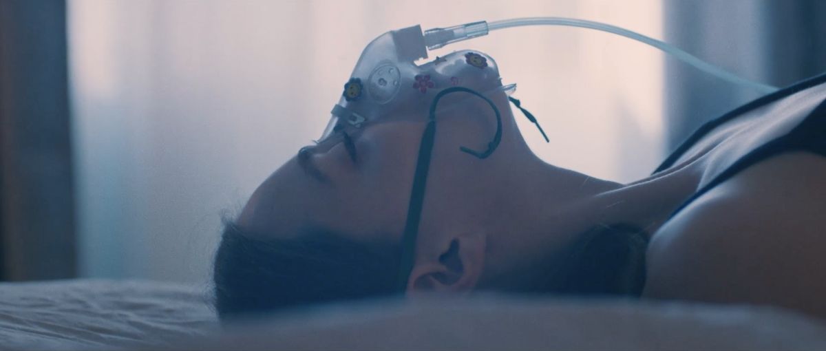 Crítica de “Snorkeling”: Emil Nava y un viaje inmersivo por la adicción en la Generación Z