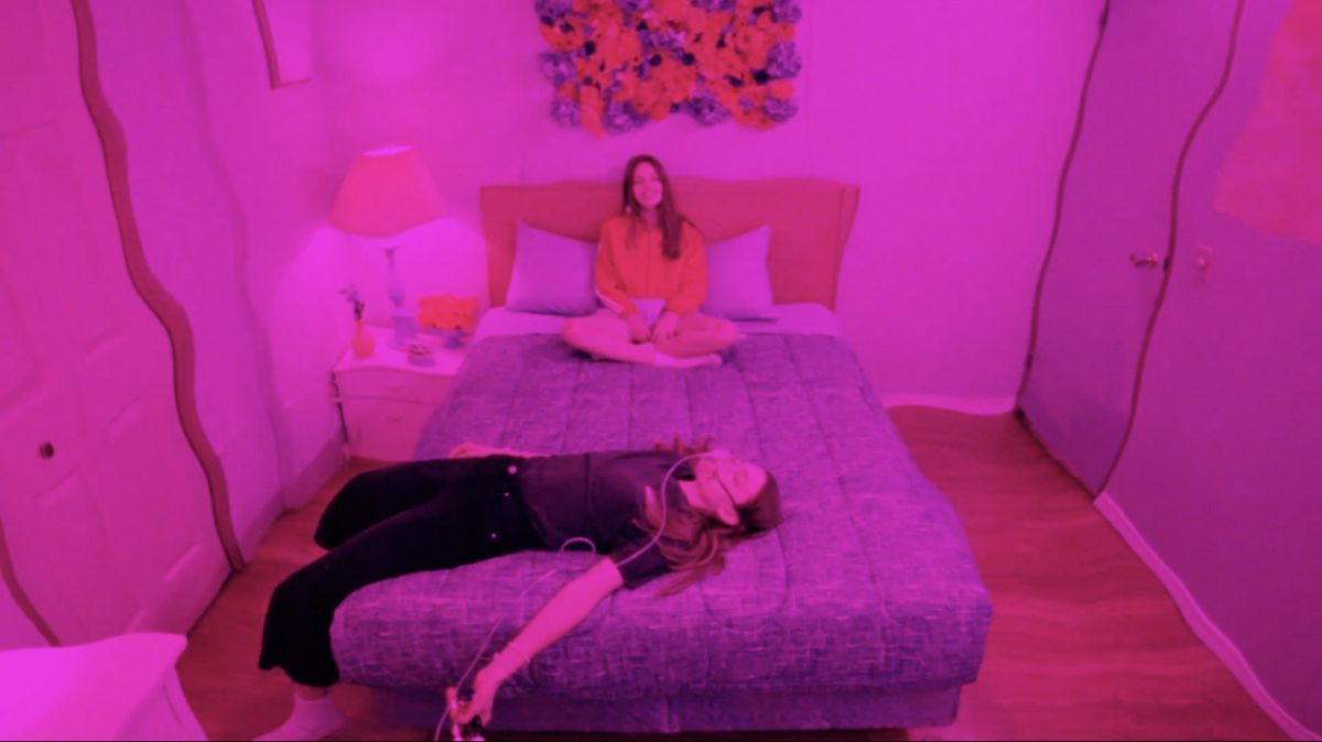 Crítica de “Snorkeling”: Emil Nava y un viaje inmersivo por la adicción en la Generación Z