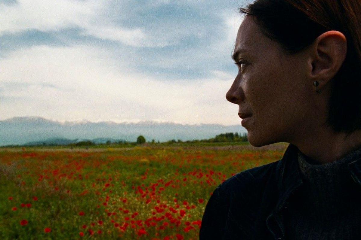 Crítica de "April": drama de Dea Kulumbegashvili sobre aborto, patriarcado y cuerpos vigilados
