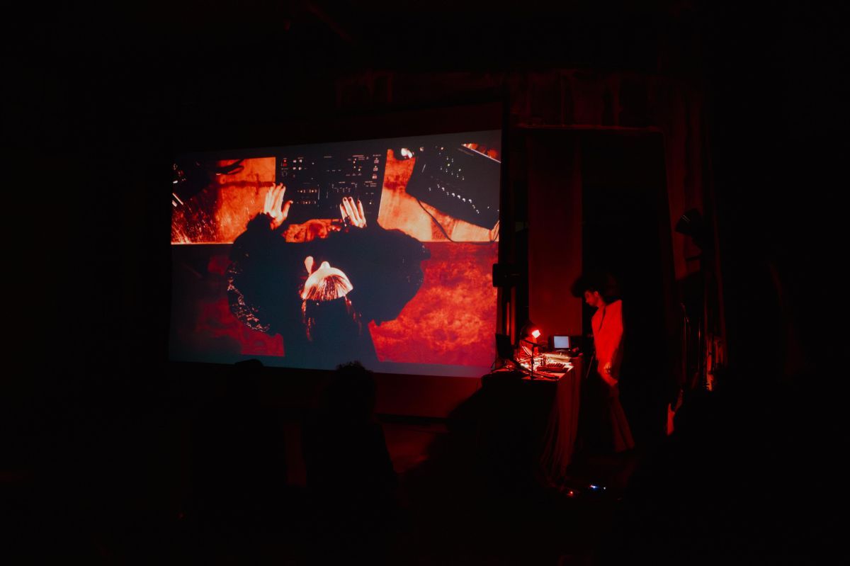 Crítica de "Ruge": Diego Stickar y la película-performance que desborda la pantalla