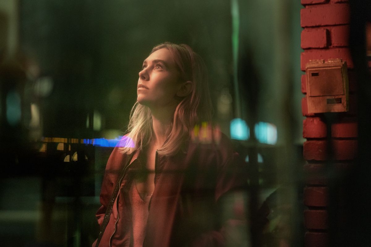 Crítica de “La noche siempre llega”: Vanessa Kirby en un tour de force contundente