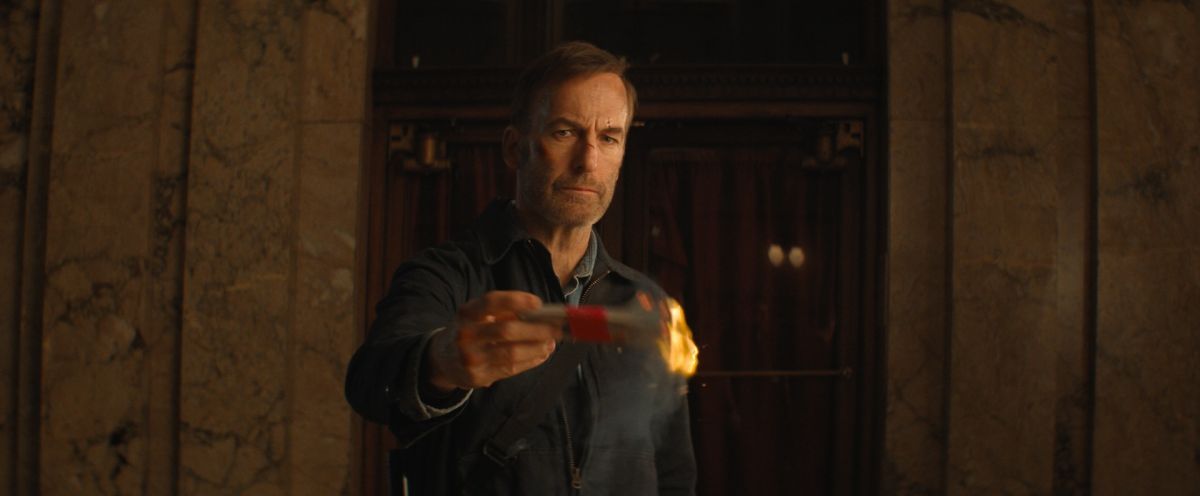 Crítica de “Nadie 2”: Bob Odenkirk en otra divertida explosión de violencia