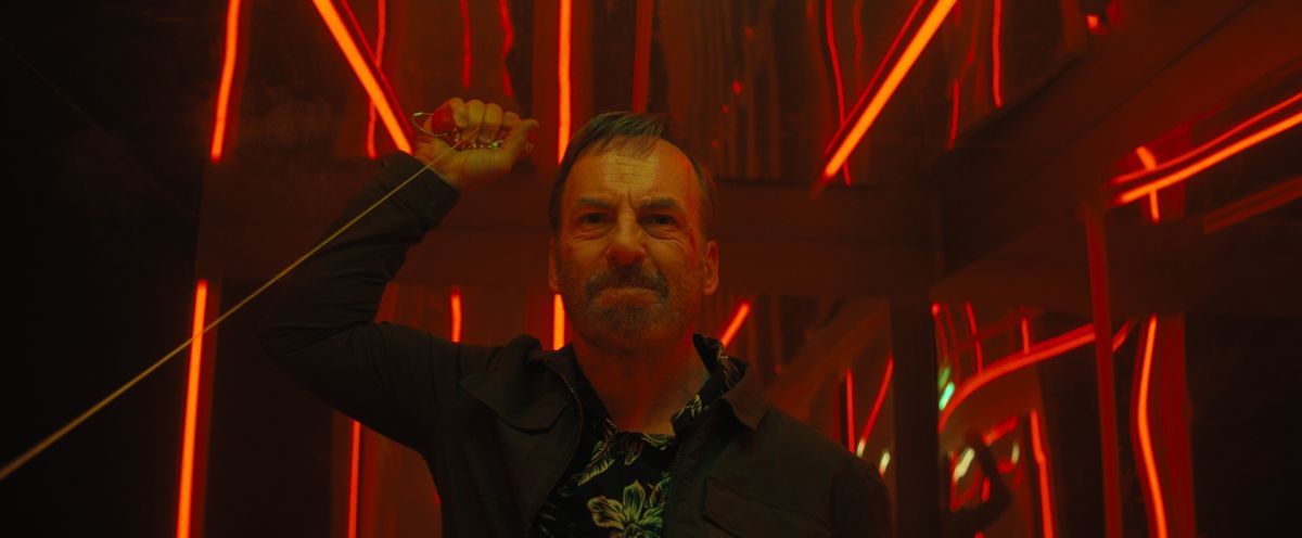 Crítica de “Nadie 2”: Bob Odenkirk en otra divertida explosión de violencia