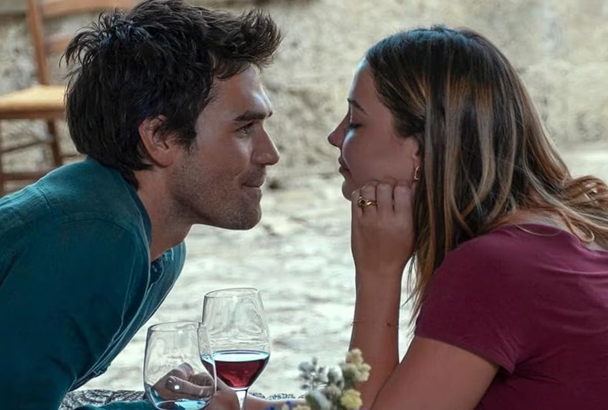 Crítica de "El mapa que me lleva a ti": turismo, romance juvenil y fórmulas gastadas