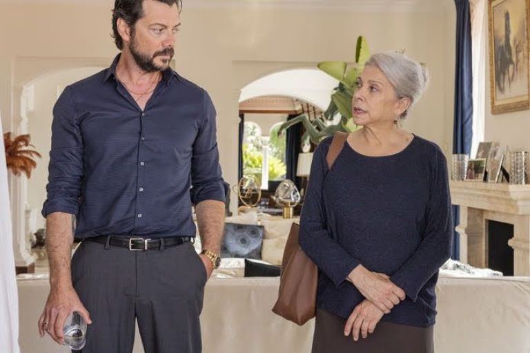 Crítica de "Dos tumbas": cuando la justicia falla y la venganza ocupa su lugar