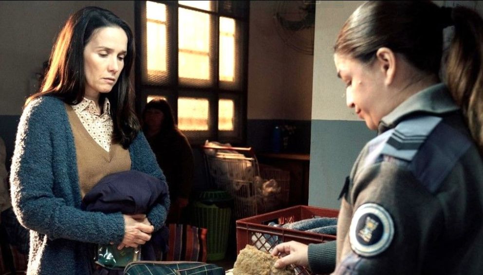 Crítica de "La mujer de la fila": Natalia Oreiro transforma la tragedia personal en cine político