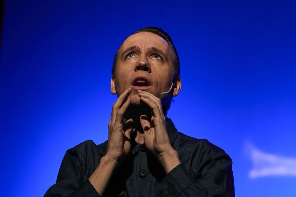 Crítica de “Mi vida anterior”: Dennis Smith y el cuerpo como archivo de una historia inconclusa