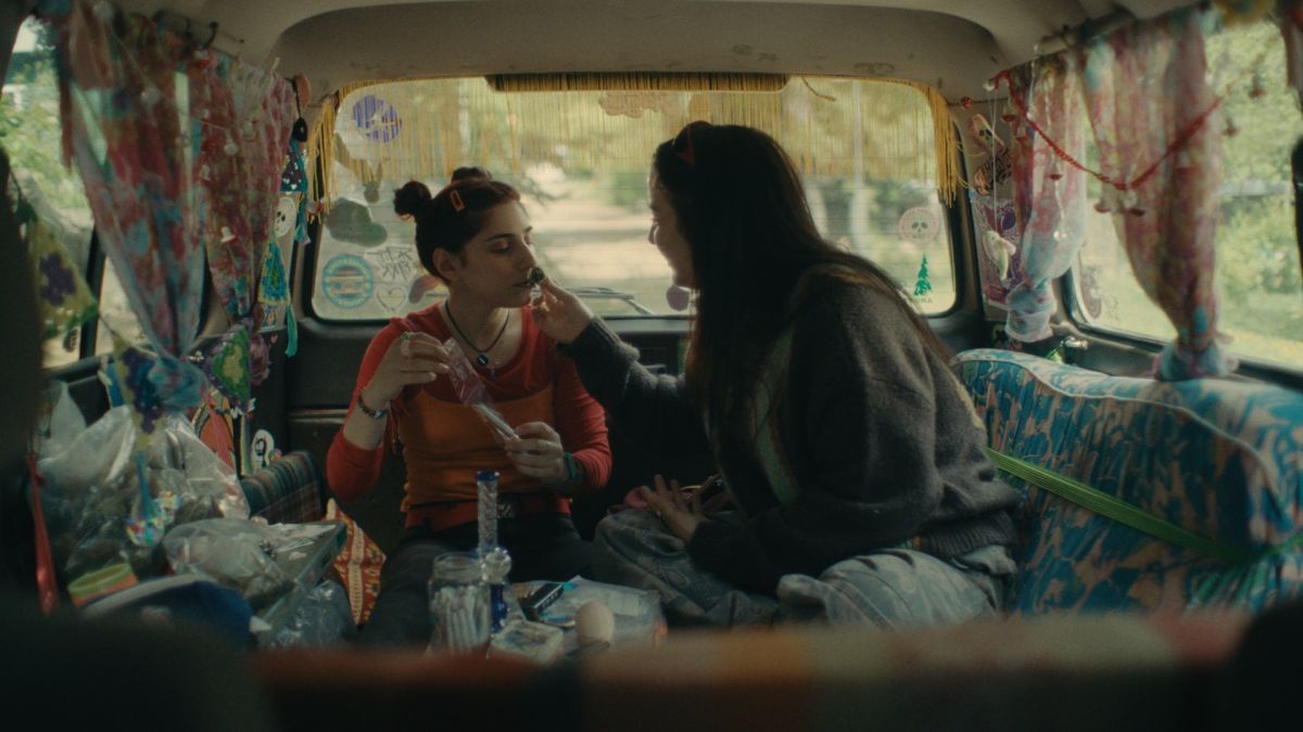 Crítica de "Verano Trippin": Una road movie femenina en clave de sátira