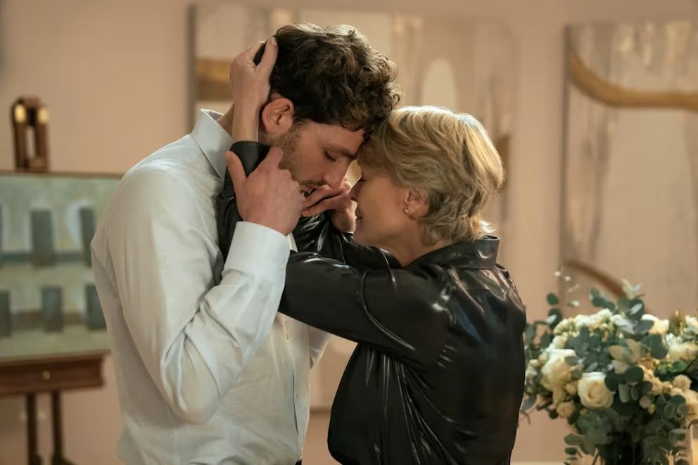 Crítica de "La novia": la familia es un ring y Robin Wright no piensa perder contra Olivia Cooke