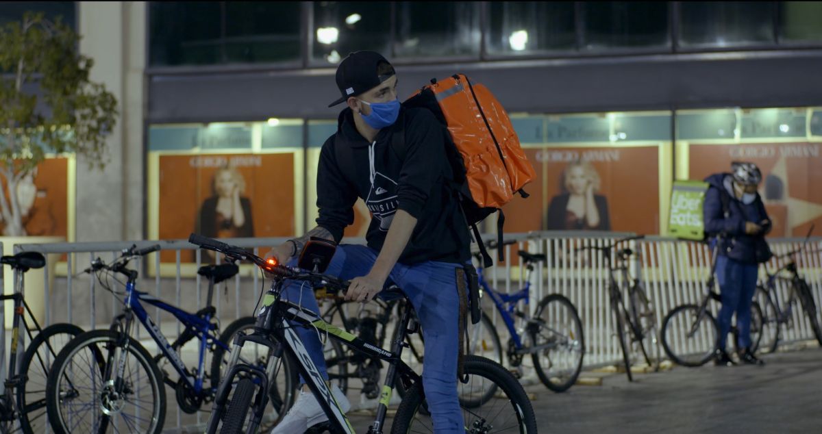 Crítica de "El repartidor está en camino": Rejtman filma la maquinaria del delivery