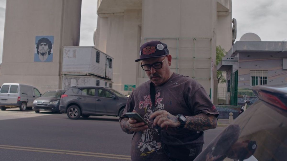 Crítica de "Pintó la Isla": el documental que transforma Isla Maciel en un museo a cielo abierto