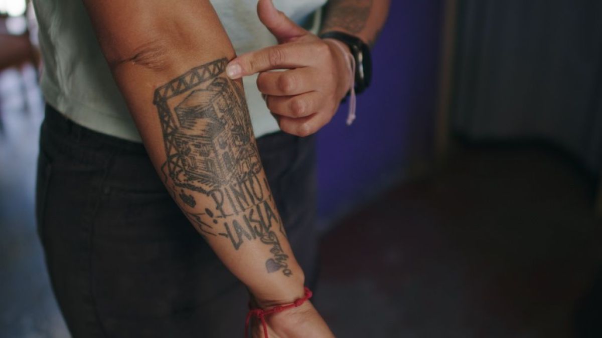 Crítica de "Pintó la Isla": el documental que transforma Isla Maciel en un museo a cielo abierto