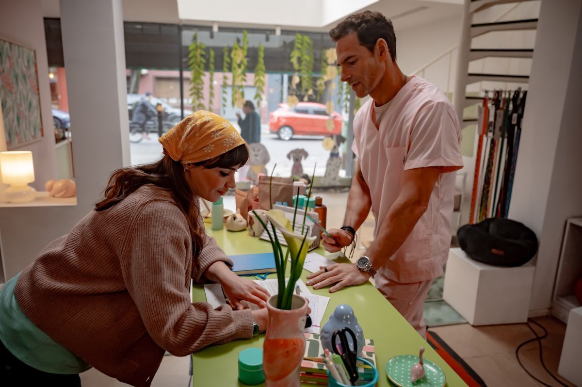 Crítica de "Papá x dos": Una simpática comedia sobre los nuevos roles familiares