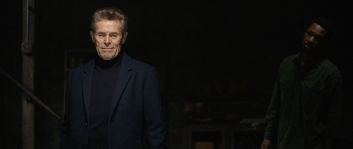 Crítica de “El hombre de abajo”: Corey Hawkins y Willem Dafoe en una adaptación fallida