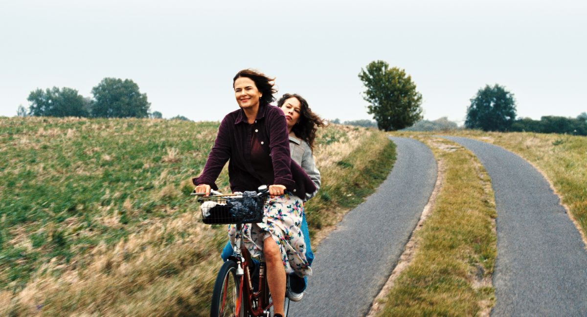 Crítica de "Espejos n°3": Christian Petzold entre restituciones y misterios con Paula Beer