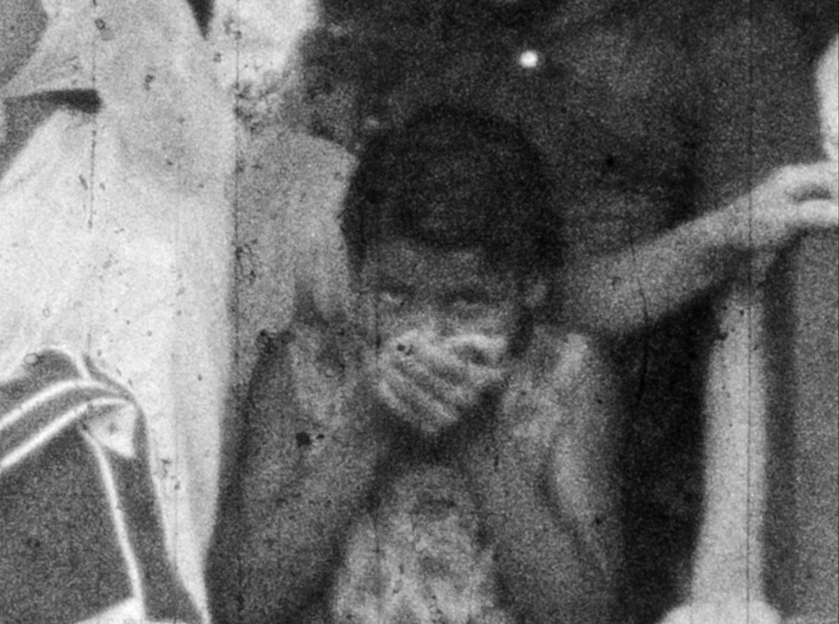 Crítica de “Bajo las banderas, el sol”: Juanjo Pereira y el poder de la imagen