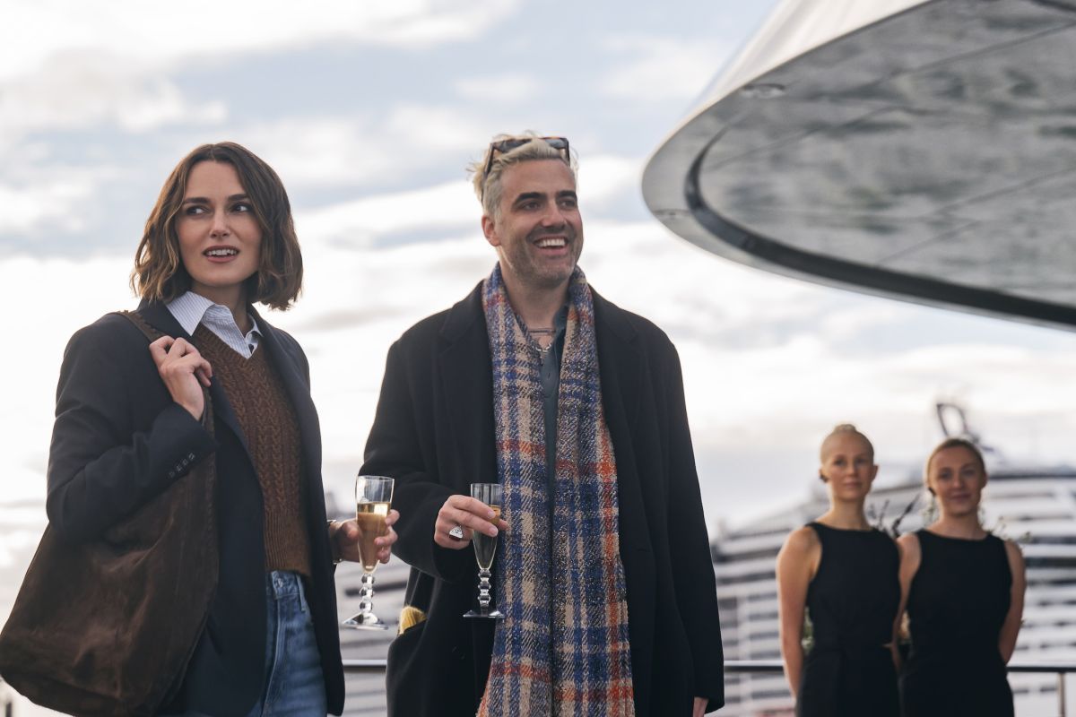 Crítica de “La mujer del camarote 10”: Keira Knightley navega entre el misterio y los clichés del género