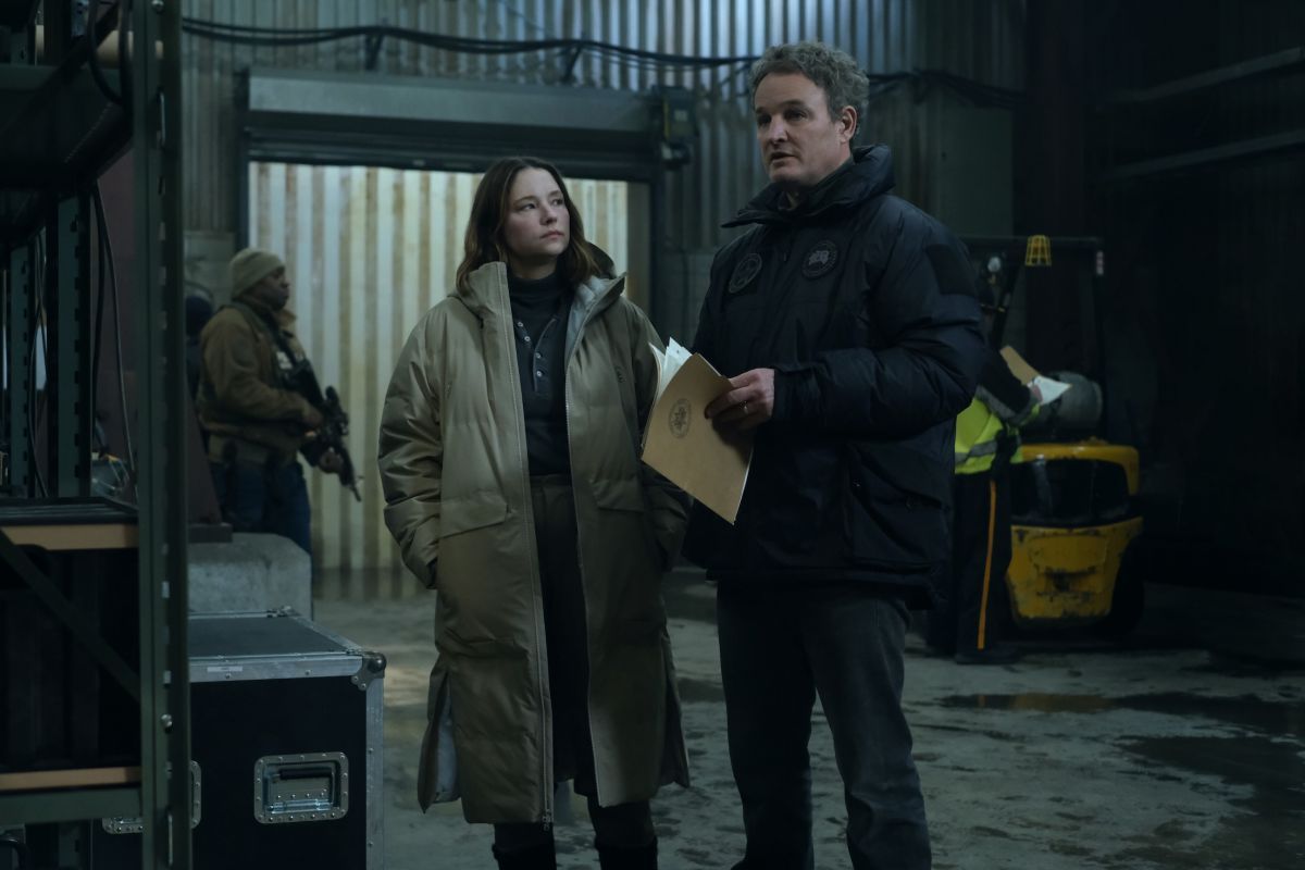 Crítica de  “Alaska: La última frontera”: Un western helado con Jason Clarke