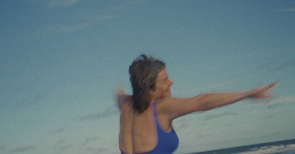 Crítica de “Entre reinas”: Male Fainsod y el espejo de los cuerpos, las coronas y el poder