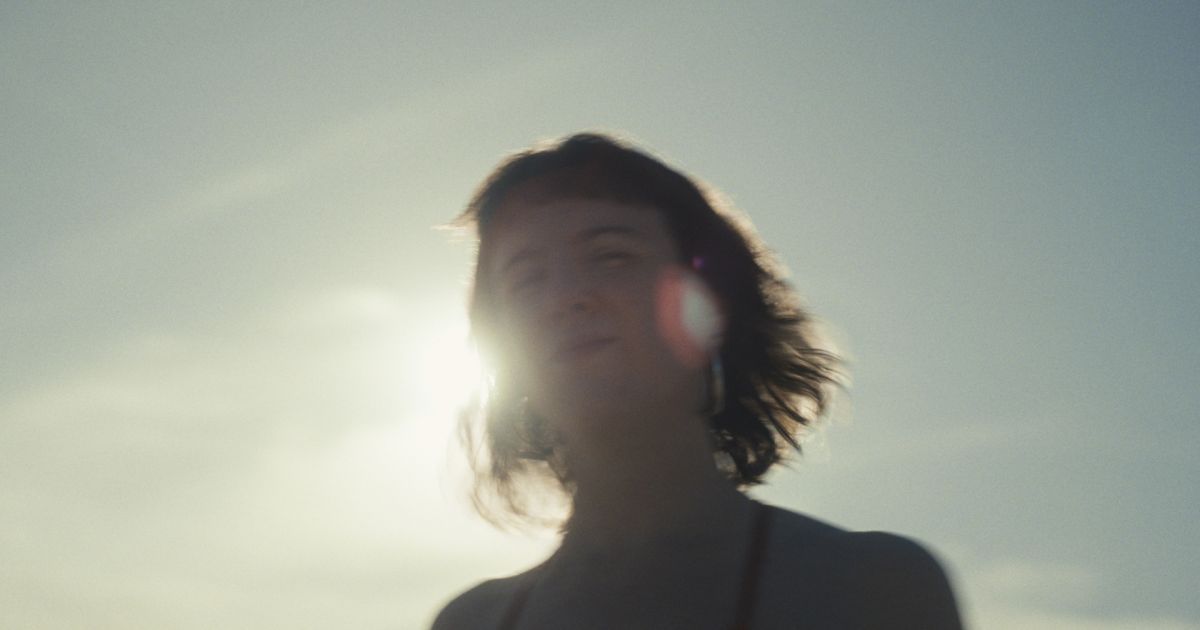 Crítica de “Entre reinas”: Male Fainsod y el espejo de los cuerpos, las coronas y el poder