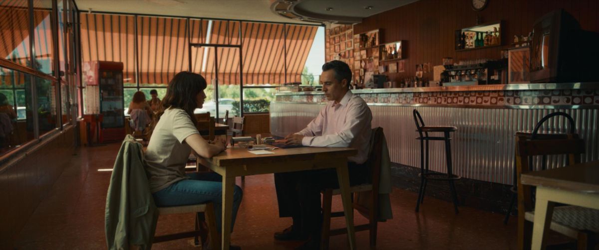 Crítica de “Un fantasma en la batalla": el regreso de Agustín Díaz Yanes al thriller político