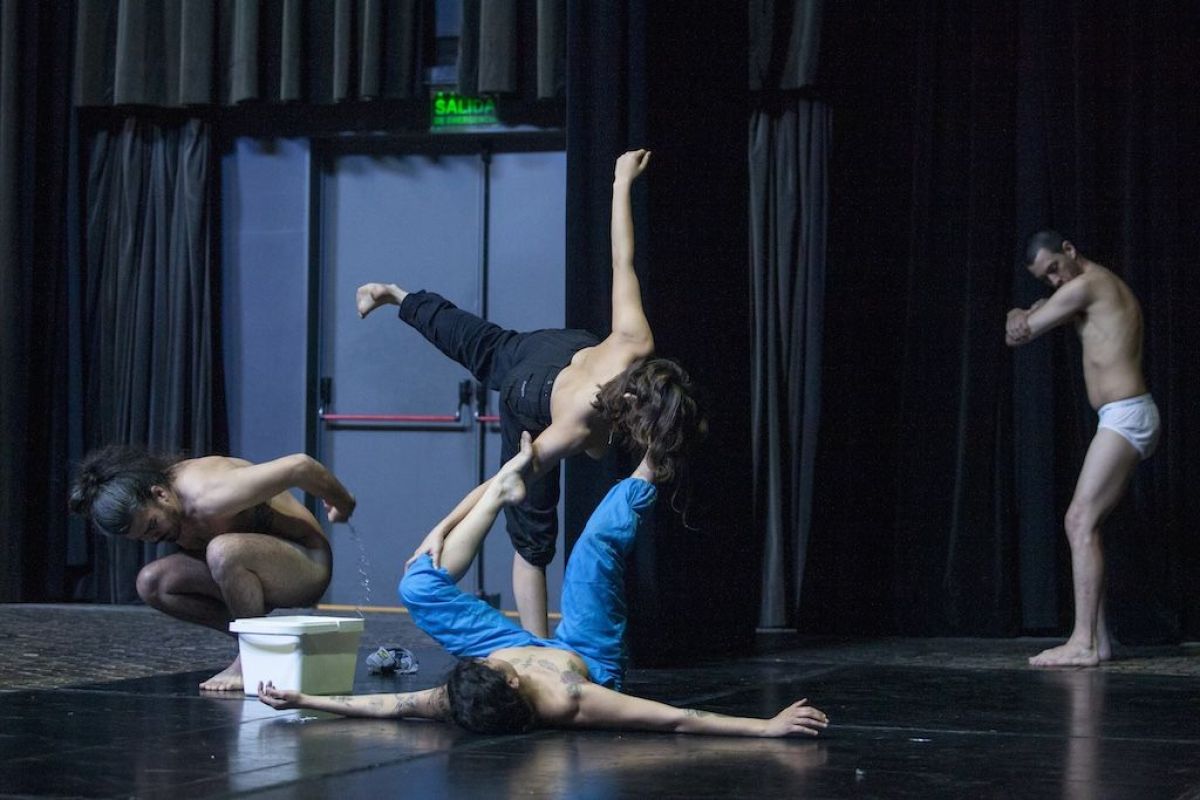 Crítica de "Intimidad de lo común": Silvio Lang y el cuerpo como territorio compartido