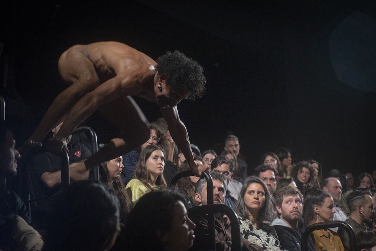 Crítica de "Intimidad de lo común": Silvio Lang y el cuerpo como territorio compartido