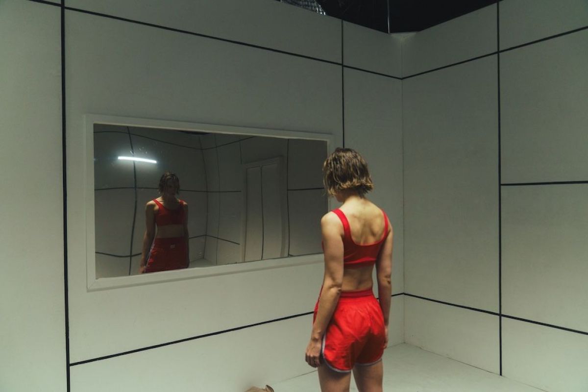 Crítica de "Sobrecarga":  Melisa Zulberti explora la tensión del cuerpo