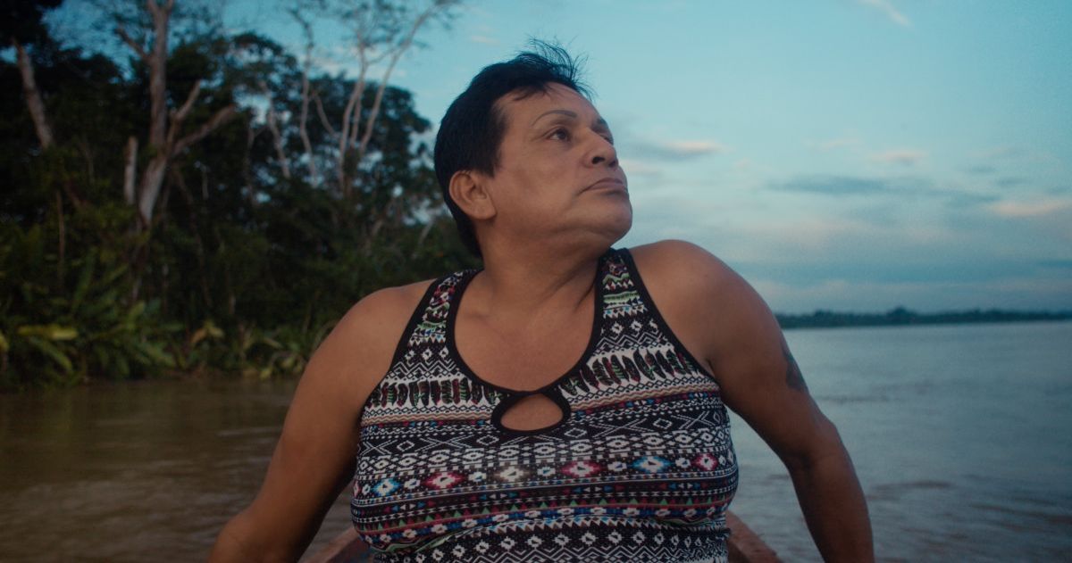 Crítica de "Amantes en el cielo": identidades trans que navegan el Amazonas