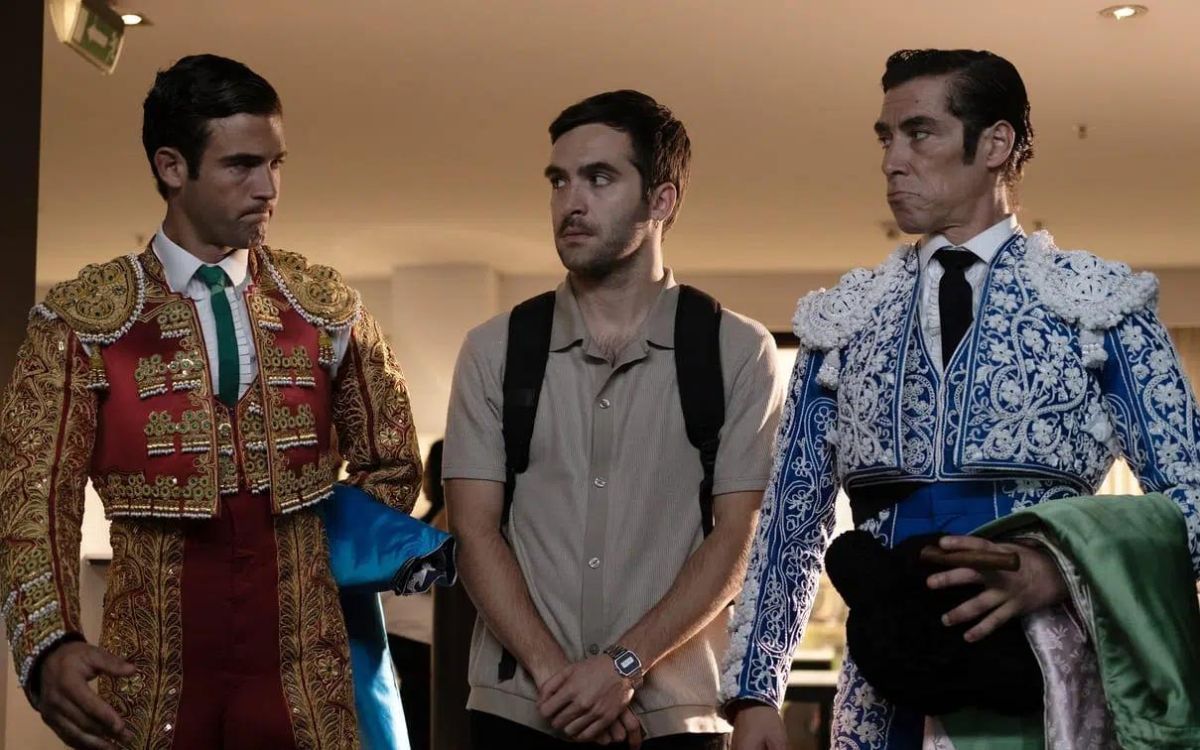 Crítica de "La suerte. Una serie de casualidades": Paco Plaza y un bromance cañí entre el azar y la identidad