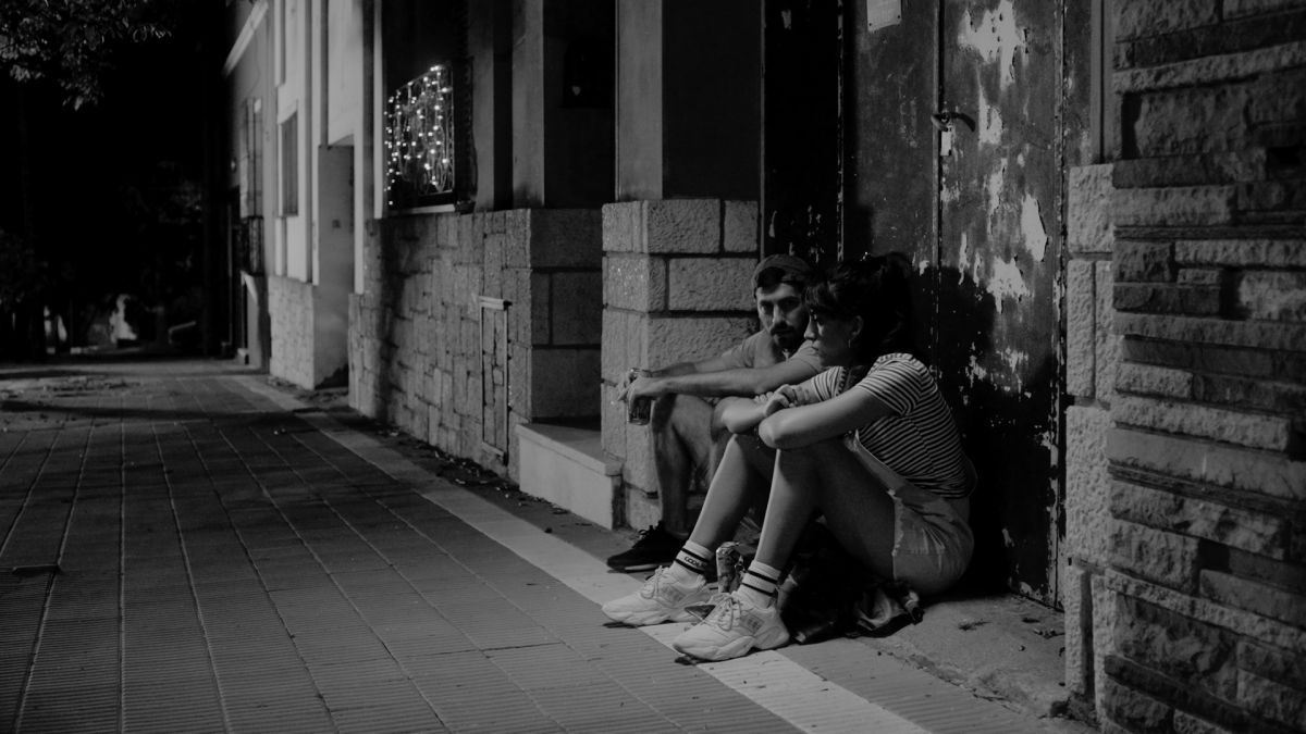 Crítica de "El verano más largo del mundo": Una brisa refrescante de la mano de Jazmín Carballo y Santiago Zapata