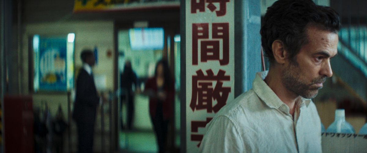 Crítica de "Un amor incompleto": un sólido drama sobre paternidad y foraneidad con Romain Duris