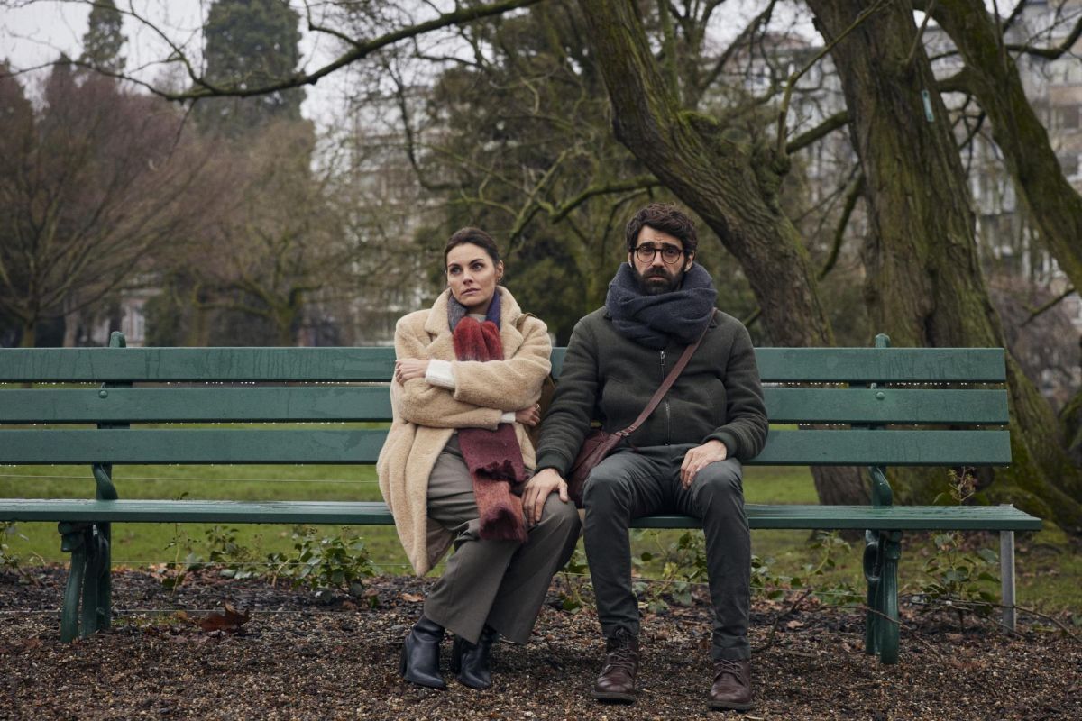 Crítica de "Siempre es invierno": David Trueba explora el desamor masculino en clave de tragicomedia