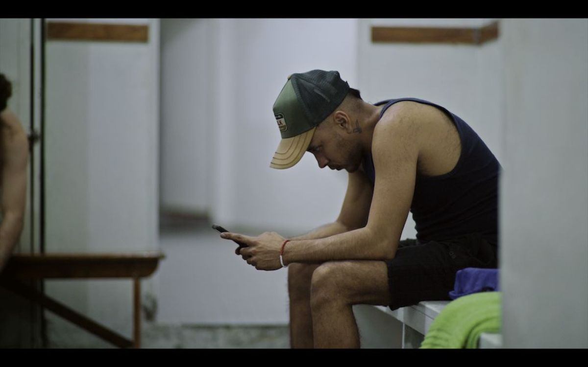 Crítica de “Luciano”:  Manuel Besedovsky y el cuerpo como territorio de libertad