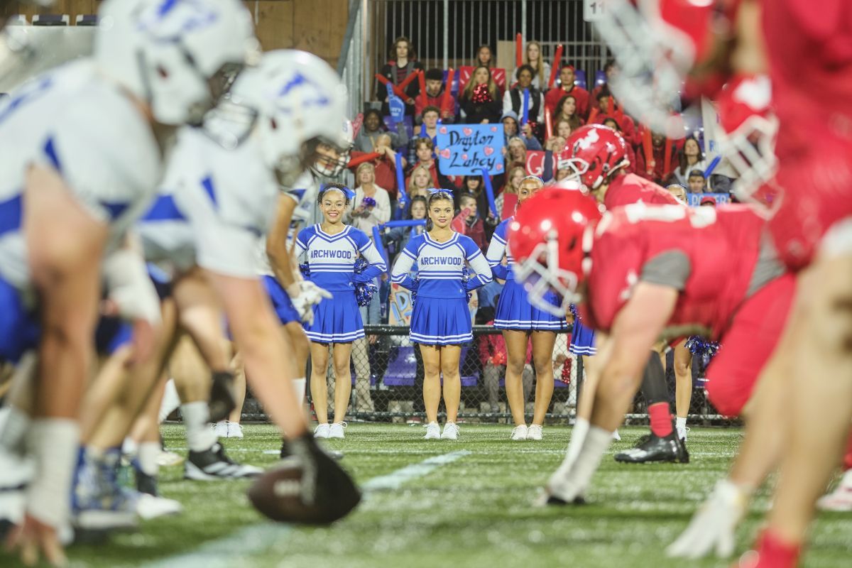Crítica de “Amor fuera de tiempo”: Noah Beck y Siena Agudong en un romance repleto de clichés