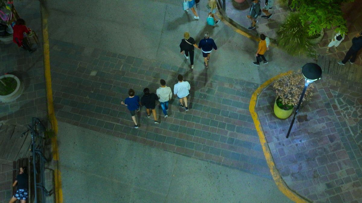 Crítica de “50 segundos: el caso Fernando Báez Sosa”: reconstrucción, impacto y límites de la docuserie de Martín Rocca