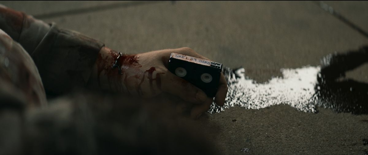 Crítica de "Terror en Shelby Oaks": El debut escalofriante del influencer Chris Stuckmann