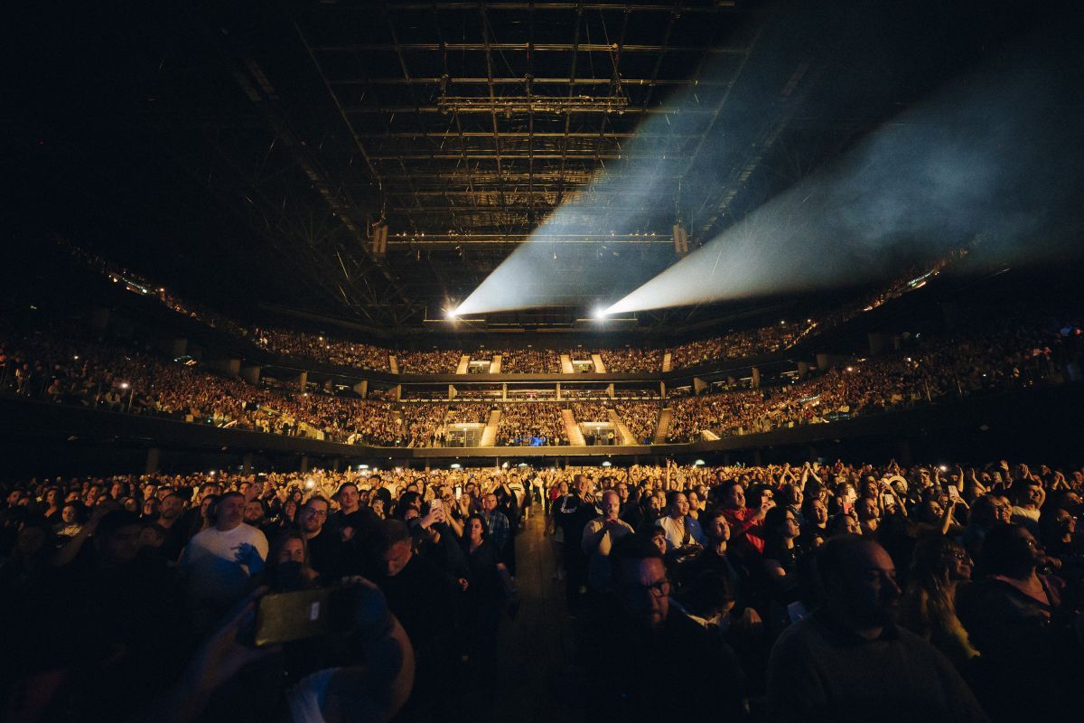Veinte años en una noche: el regreso de Melendi al Movistar Arena