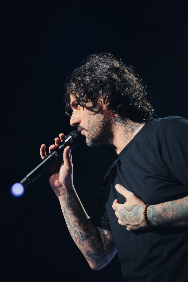 Veinte años en una noche: el regreso de Melendi al Movistar Arena